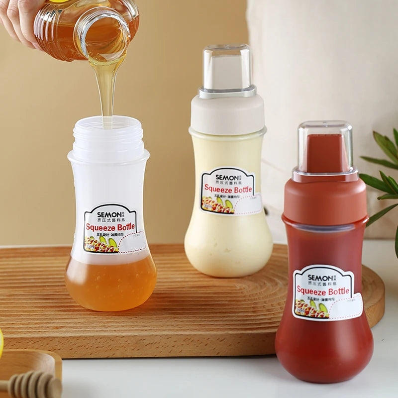 SQUEEZE SAUCE BOTTLE FOUR HOLE