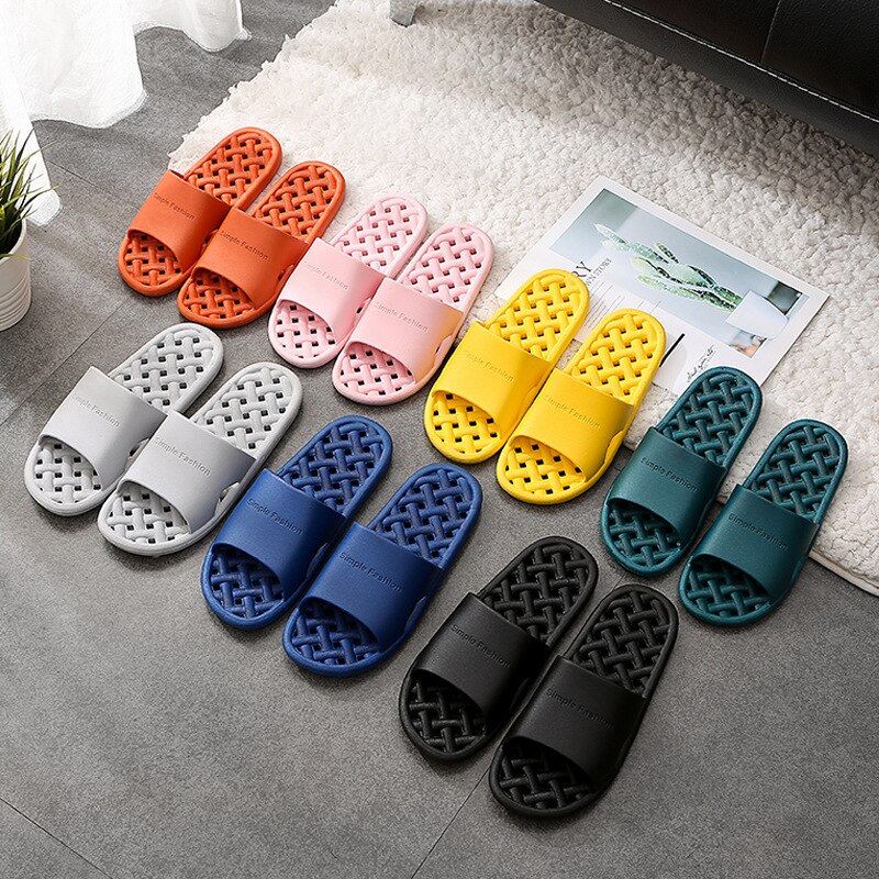 BATHROOM BATHING NON-SLIP MEN WOMEN LEAKING QUICK-DRYING SLIPPERS (STANDARD SIZES)