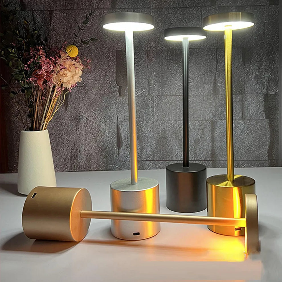 METAL LED TABLE LAMP