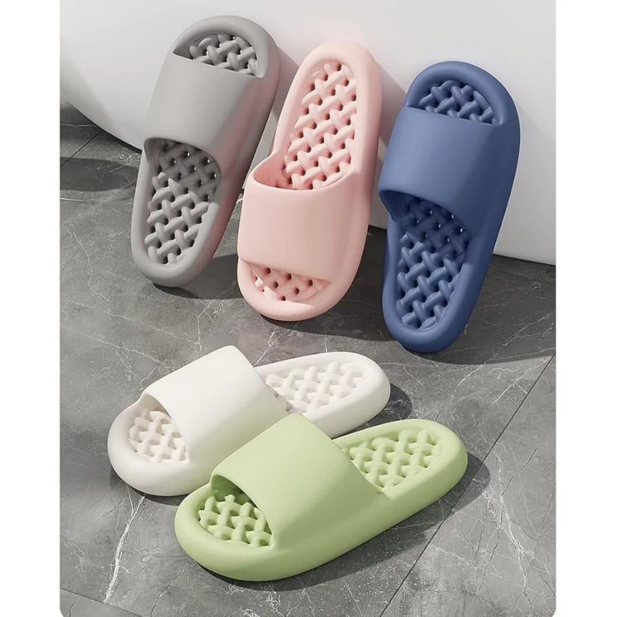 BATHROOM BATHING NON-SLIP MEN WOMEN LEAKING QUICK-DRYING SLIPPERS (STANDARD SIZES)
