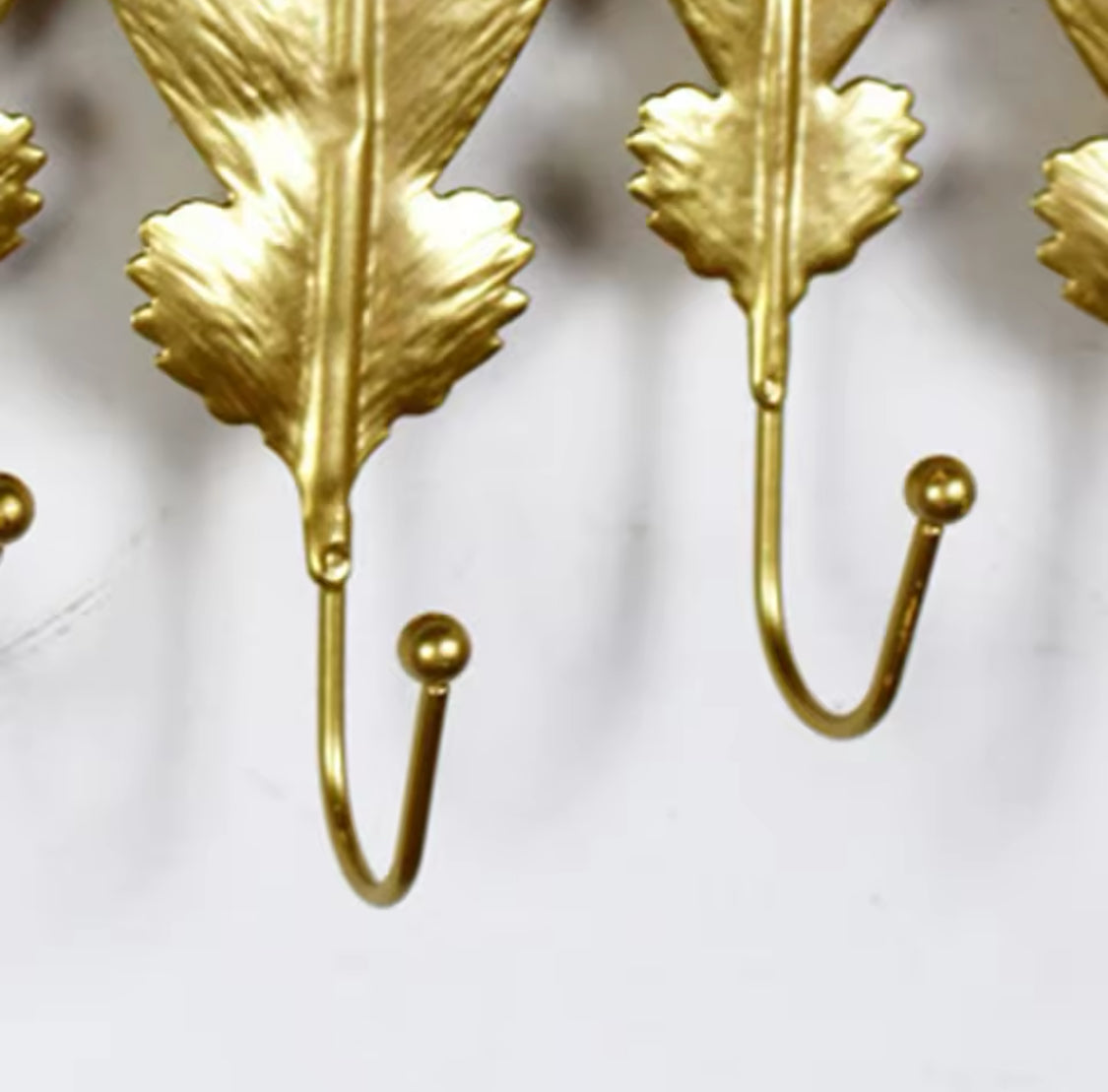 MULTIPURPOSE WALL MOUNTED METAL LEAF SHAPE HOOK