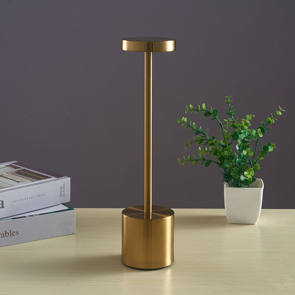 METAL LED TABLE LAMP