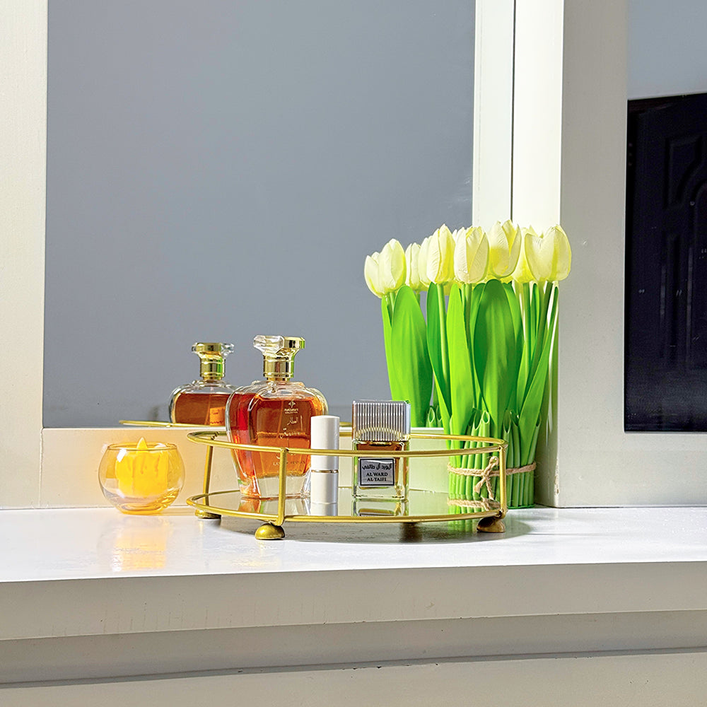 CLASSY GOLDEN VANITY DISPLAY WITH MIRROR